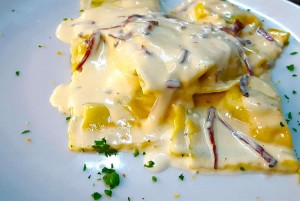 Ravioli Limone e speck